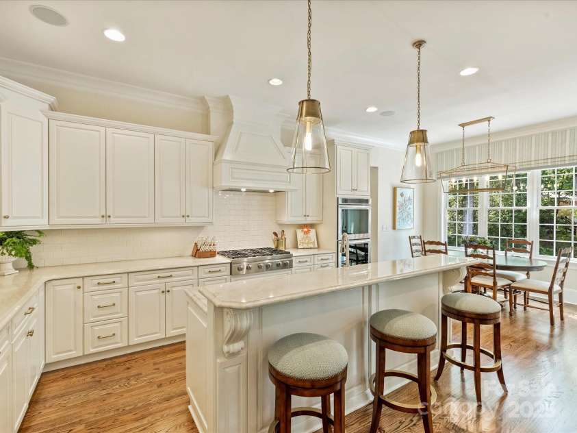 2129 Halford Place, Charlotte, NC 28211.  MLS# CAR4254721, YatesRealty ID 13509. Kitchen