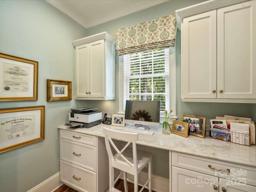2129 Halford Place, Charlotte, NC 28211.  MLS# CAR4254721, YatesRealty ID 13509. Office Nook
