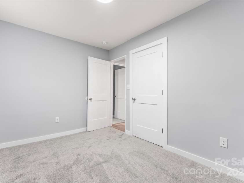 5329 Southampton Road, Charlotte, NC 28217.  MLS# CAR4228075, YatesRealty ID 1351. 