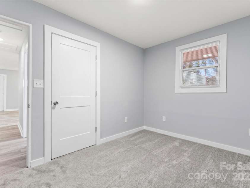 5329 Southampton Road, Charlotte, NC 28217.  MLS# CAR4228075, YatesRealty ID 1351. 