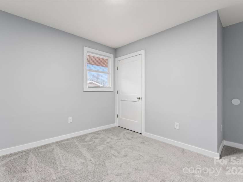 5329 Southampton Road, Charlotte, NC 28217.  MLS# CAR4228075, YatesRealty ID 1351. 