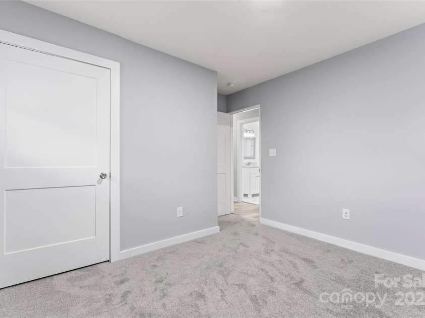 5329 Southampton Road, Charlotte, NC 28217.  MLS# CAR4228075, YatesRealty ID 1351. 