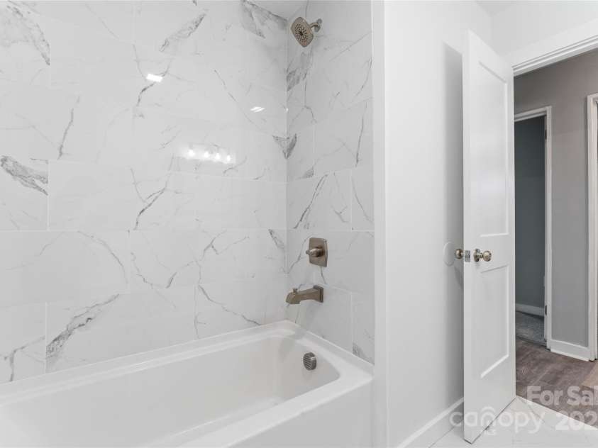 5329 Southampton Road, Charlotte, NC 28217.  MLS# CAR4228075, YatesRealty ID 1351. 