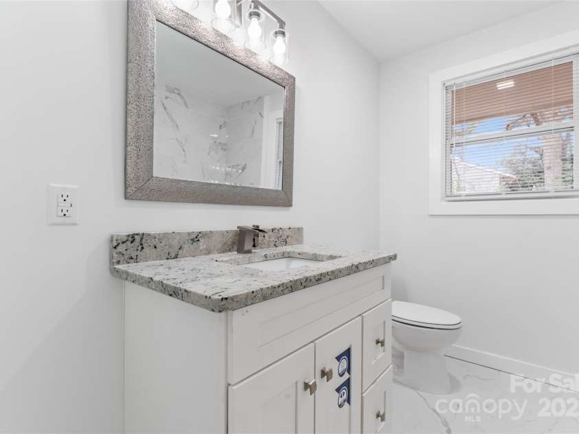 5329 Southampton Road, Charlotte, NC 28217.  MLS# CAR4228075, YatesRealty ID 1351. 