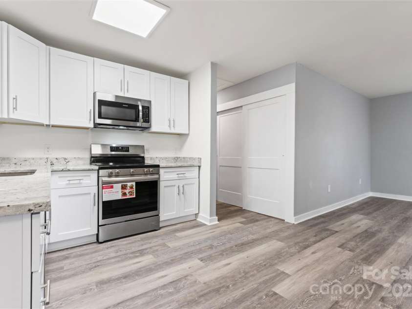 5329 Southampton Road, Charlotte, NC 28217.  MLS# CAR4228075, YatesRealty ID 1351. 