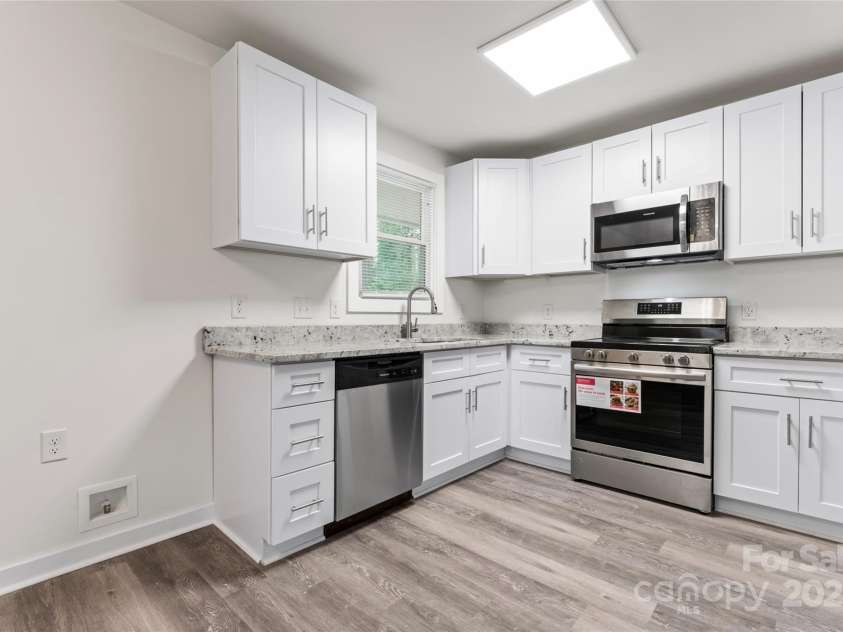 5329 Southampton Road, Charlotte, NC 28217.  MLS# CAR4228075, YatesRealty ID 1351. 