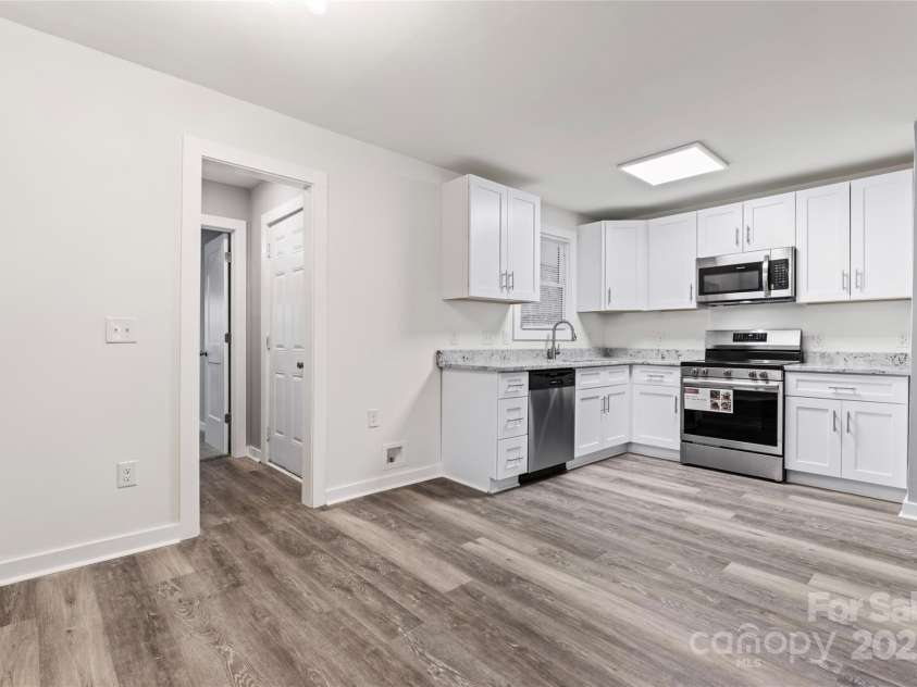 5329 Southampton Road, Charlotte, NC 28217.  MLS# CAR4228075, YatesRealty ID 1351. 
