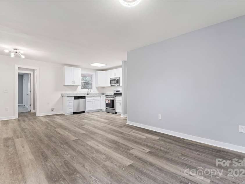 5329 Southampton Road, Charlotte, NC 28217.  MLS# CAR4228075, YatesRealty ID 1351. 