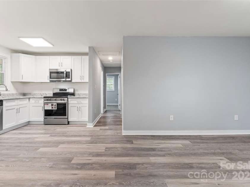 5329 Southampton Road, Charlotte, NC 28217.  MLS# CAR4228075, YatesRealty ID 1351. 
