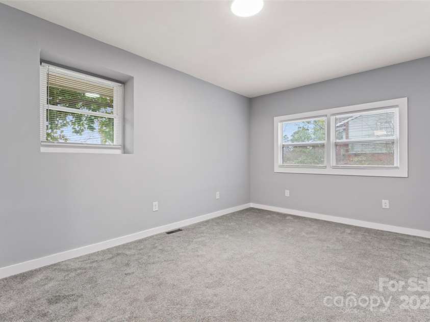5329 Southampton Road, Charlotte, NC 28217.  MLS# CAR4228075, YatesRealty ID 1351. 