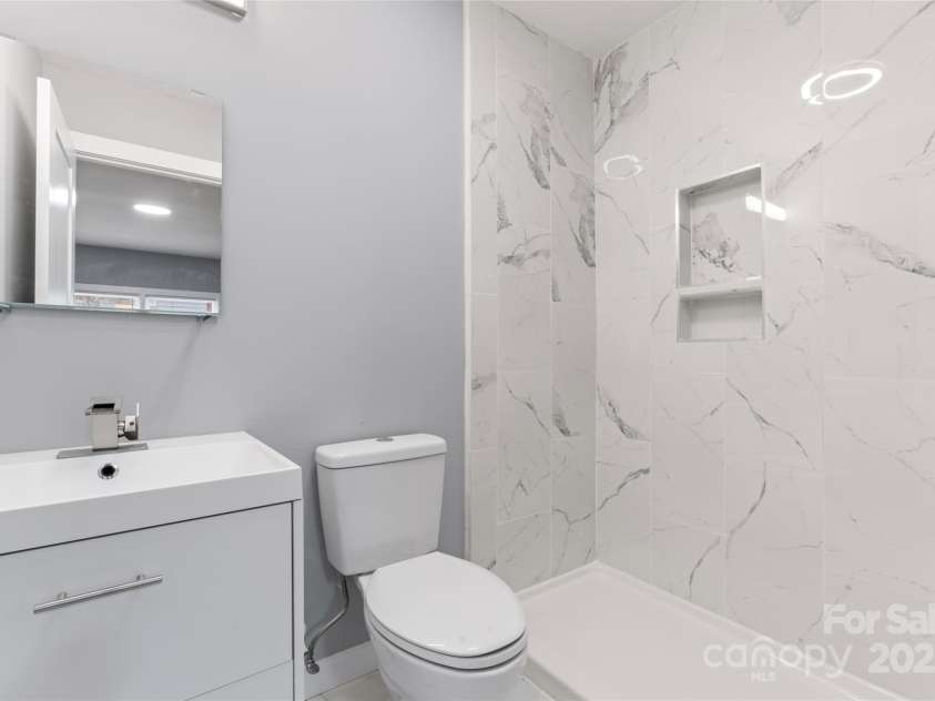 5329 Southampton Road, Charlotte, NC 28217.  MLS# CAR4228075, YatesRealty ID 1351. 