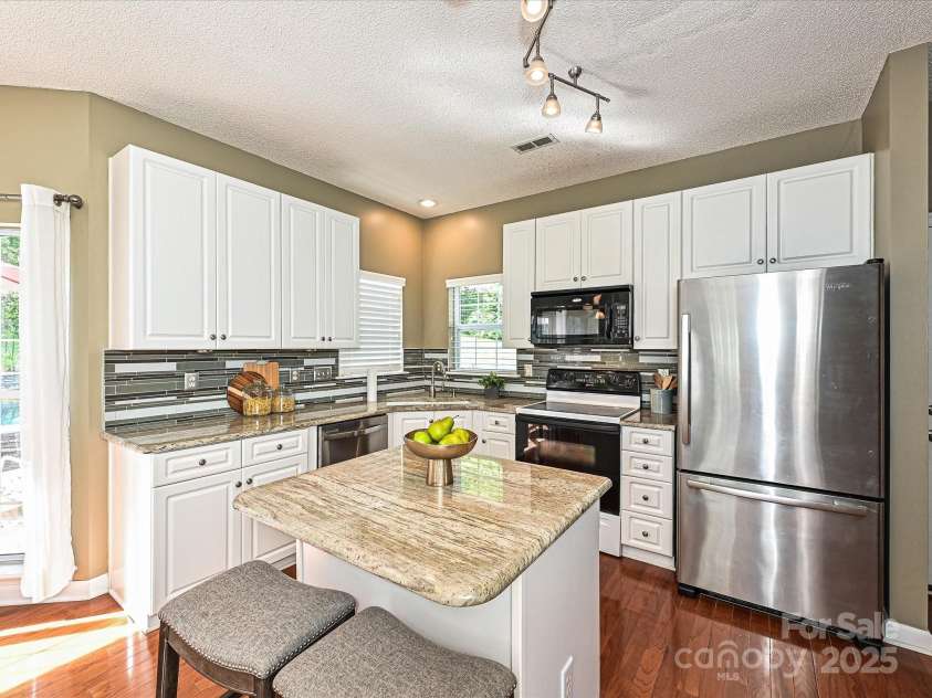 557 Portman Lane, Fort Mill, SC 29708.  MLS# CAR4239104, YatesRealty ID 13510. 