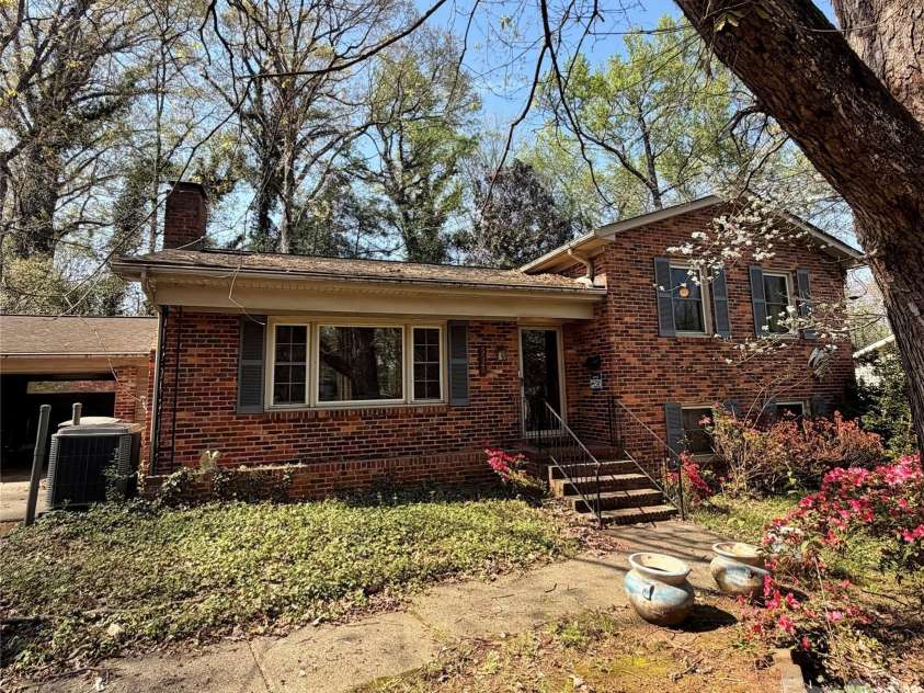 5626 Londonderry Road, Charlotte, NC 28210.  MLS# CAR4371881, YatesRealty ID 13511. 