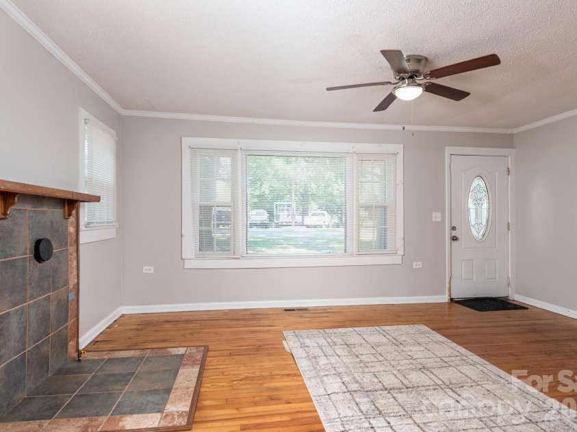 109 Hillcrest Drive, Bessemer City, NC 28016.  MLS# CAR4371879, YatesRealty ID 13513. 