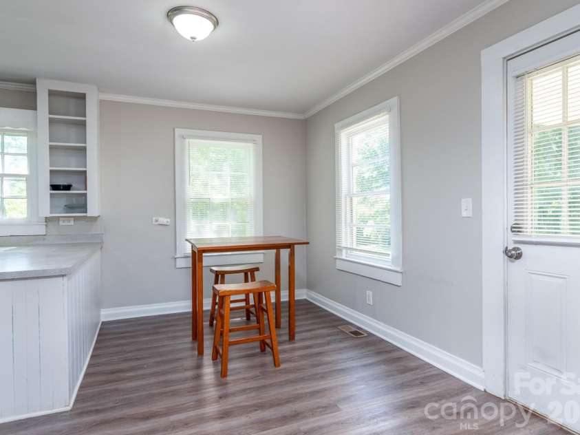 109 Hillcrest Drive, Bessemer City, NC 28016.  MLS# CAR4371879, YatesRealty ID 13513. 