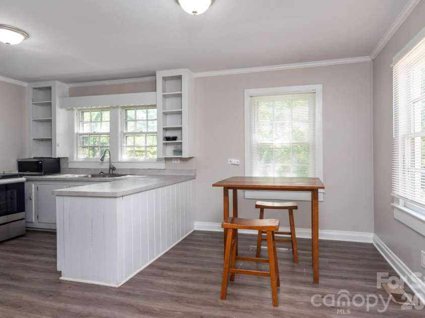 109 Hillcrest Drive, Bessemer City, NC 28016.  MLS# CAR4371879, YatesRealty ID 13513. 