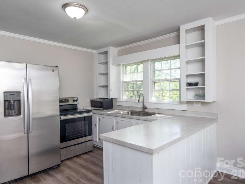 109 Hillcrest Drive, Bessemer City, NC 28016.  MLS# CAR4371879, YatesRealty ID 13513. 