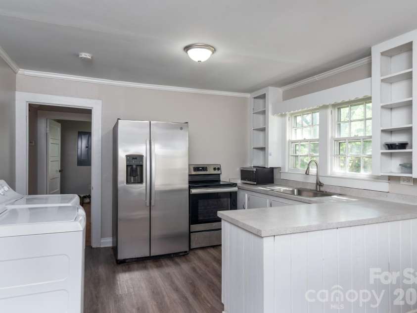 109 Hillcrest Drive, Bessemer City, NC 28016.  MLS# CAR4371879, YatesRealty ID 13513. 