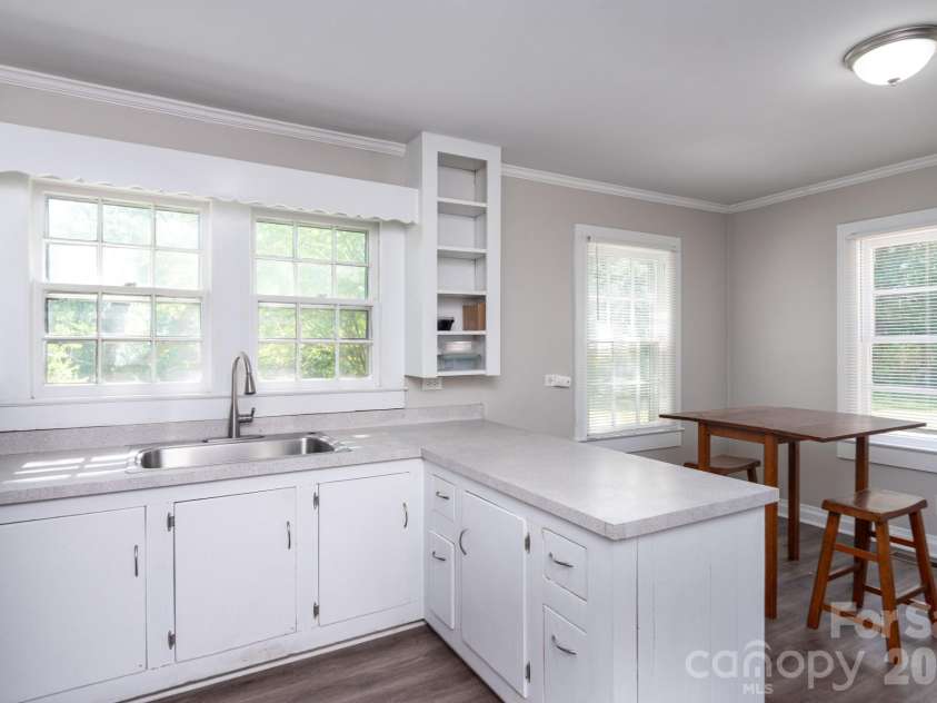 109 Hillcrest Drive, Bessemer City, NC 28016.  MLS# CAR4371879, YatesRealty ID 13513. 