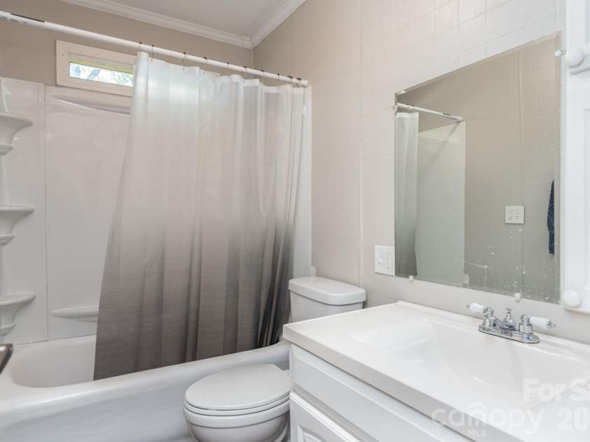 109 Hillcrest Drive, Bessemer City, NC 28016.  MLS# CAR4371879, YatesRealty ID 13513. 