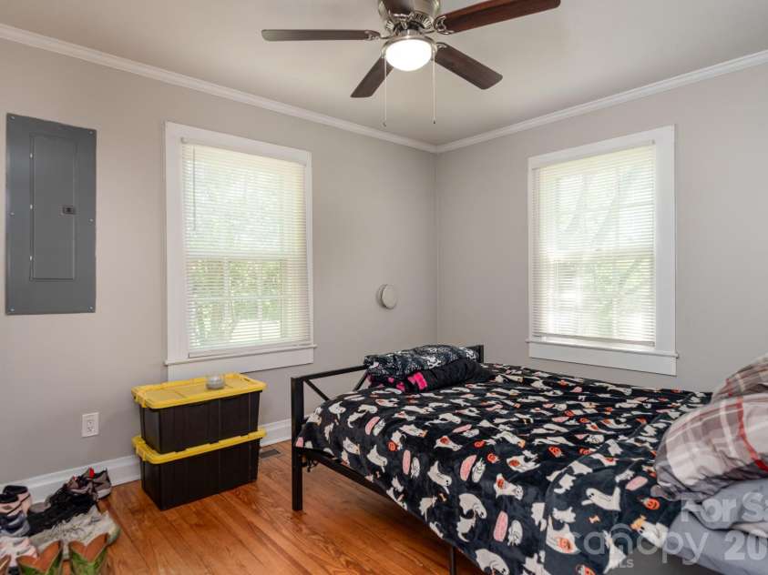 109 Hillcrest Drive, Bessemer City, NC 28016.  MLS# CAR4371879, YatesRealty ID 13513. 