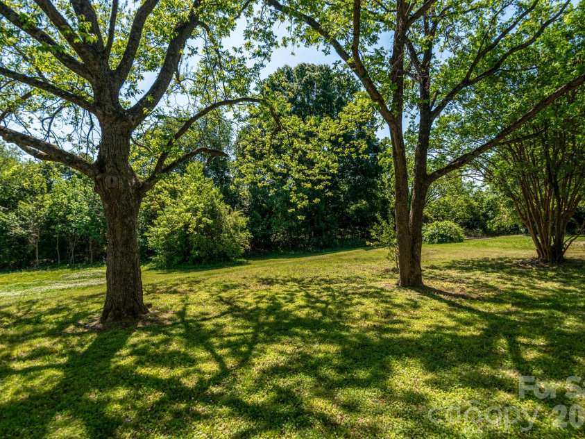 109 Hillcrest Drive, Bessemer City, NC 28016.  MLS# CAR4371879, YatesRealty ID 13513. 