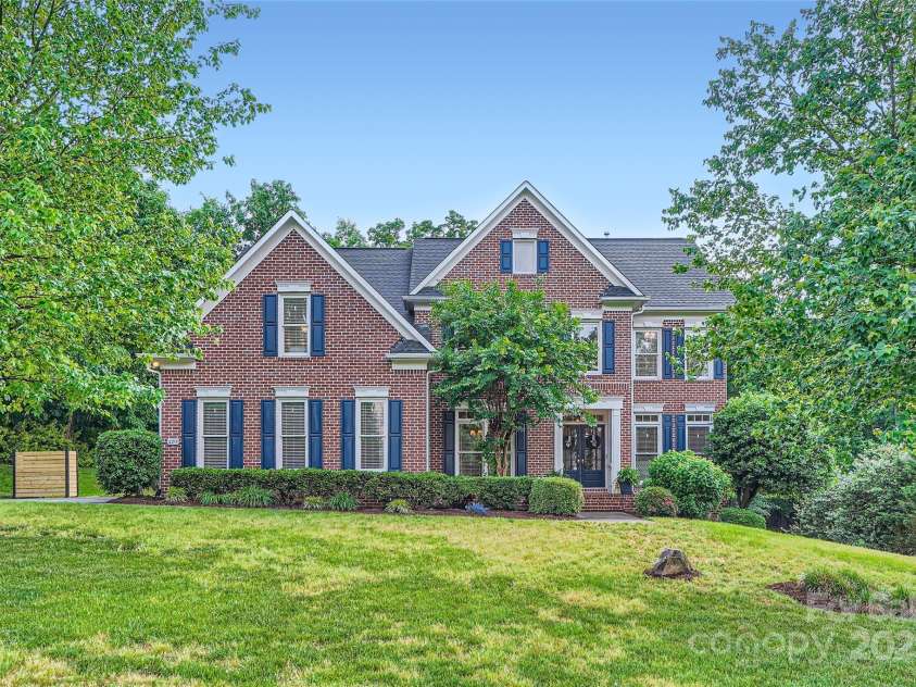 2215 Maycroft Drive, Charlotte, NC 28262.  MLS# CAR4254921, YatesRealty ID 13516. 