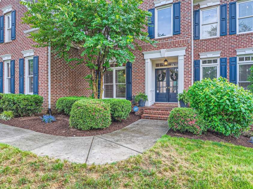 2215 Maycroft Drive, Charlotte, NC 28262.  MLS# CAR4254921, YatesRealty ID 13516. 