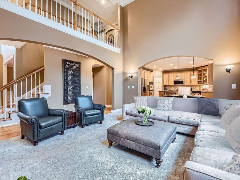 2215 Maycroft Drive, Charlotte, NC 28262.  MLS# CAR4254921, YatesRealty ID 13516. 