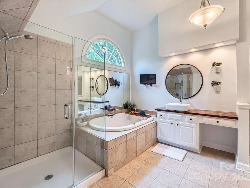 2215 Maycroft Drive, Charlotte, NC 28262.  MLS# CAR4254921, YatesRealty ID 13516. 