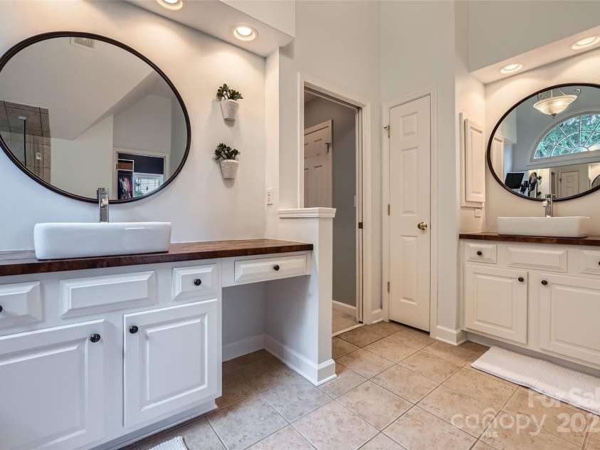 2215 Maycroft Drive, Charlotte, NC 28262.  MLS# CAR4254921, YatesRealty ID 13516. 