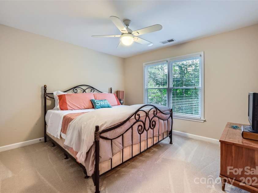 2215 Maycroft Drive, Charlotte, NC 28262.  MLS# CAR4254921, YatesRealty ID 13516. 