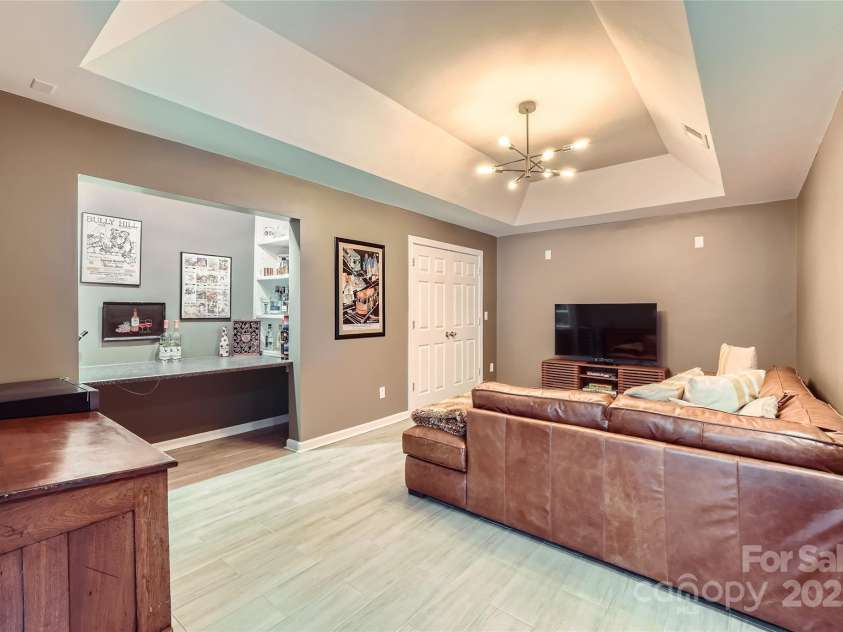 2215 Maycroft Drive, Charlotte, NC 28262.  MLS# CAR4254921, YatesRealty ID 13516. 