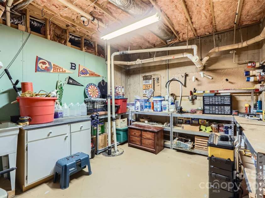 2215 Maycroft Drive, Charlotte, NC 28262.  MLS# CAR4254921, YatesRealty ID 13516. 