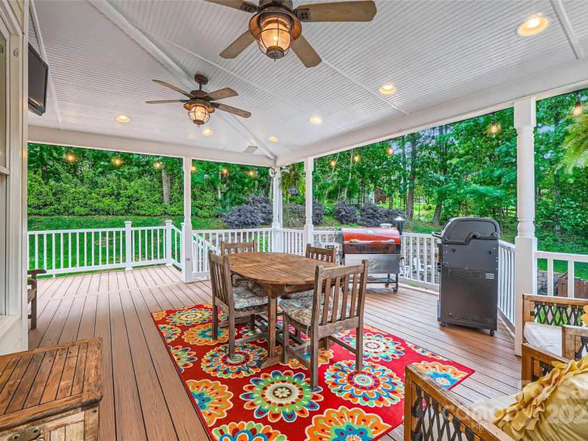 2215 Maycroft Drive, Charlotte, NC 28262.  MLS# CAR4254921, YatesRealty ID 13516. 