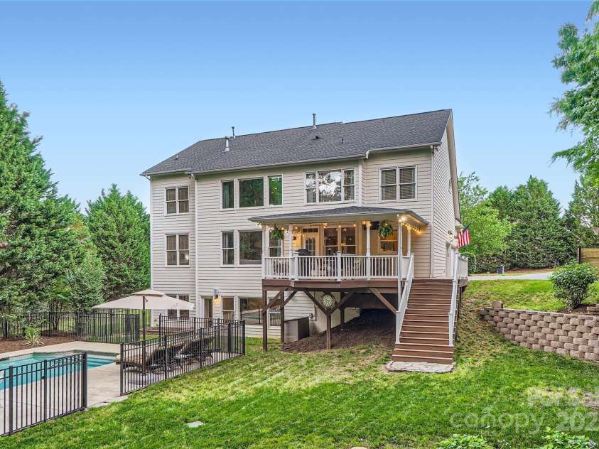 2215 Maycroft Drive, Charlotte, NC 28262.  MLS# CAR4254921, YatesRealty ID 13516. 