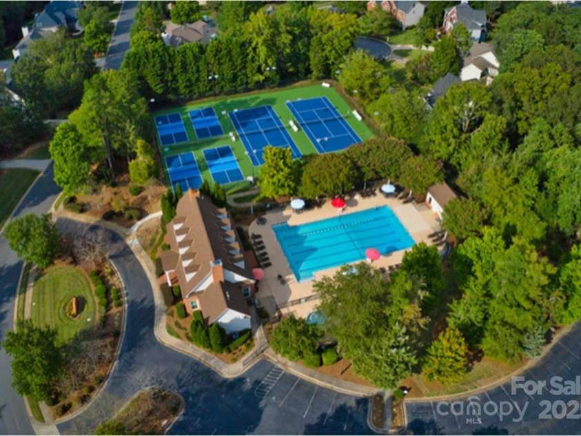 2215 Maycroft Drive, Charlotte, NC 28262.  MLS# CAR4254921, YatesRealty ID 13516. 