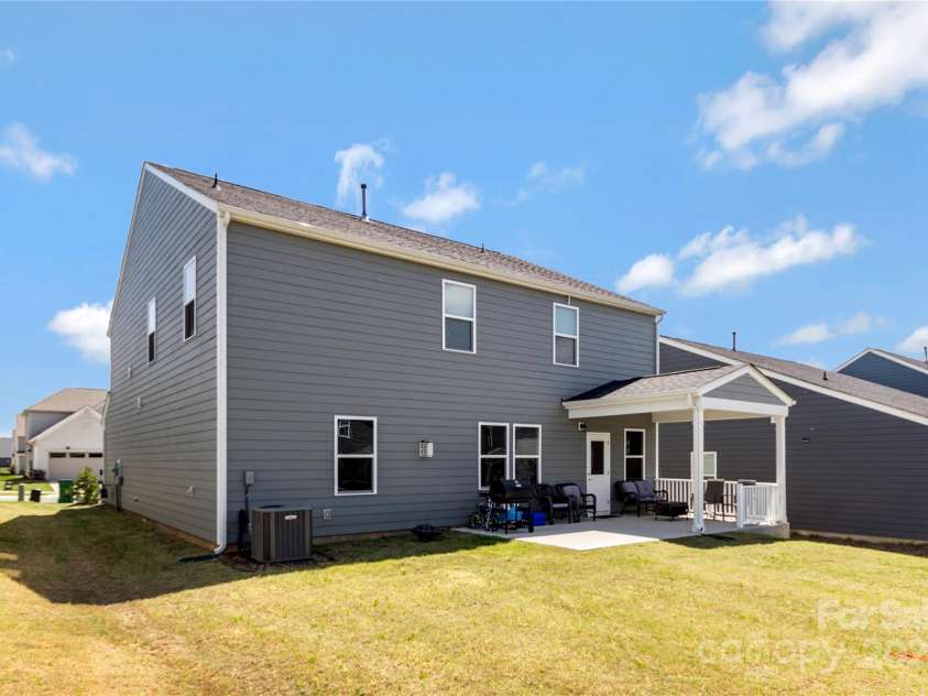 14224 Canemeadow Drive, Charlotte, NC 28278.  MLS# CAR4246314, YatesRealty ID 13517. Another view of the backyard. It does goes out further and it's flat