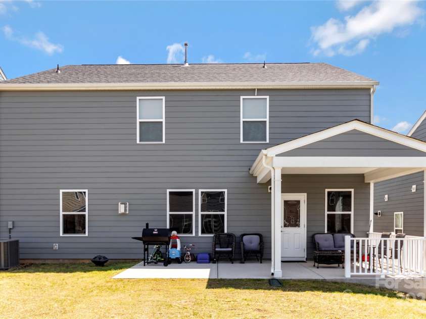14224 Canemeadow Drive, Charlotte, NC 28278.  MLS# CAR4246314, YatesRealty ID 13517. Great backyard for hosting cookout's or just relaxing drinking your morning cup of coffee.