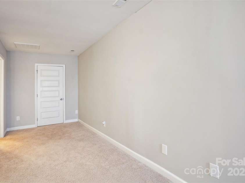 15402 Country Lake Drive, Pineville, NC 28134.  MLS# CAR4242493, YatesRealty ID 13518. 3rd floor bonus