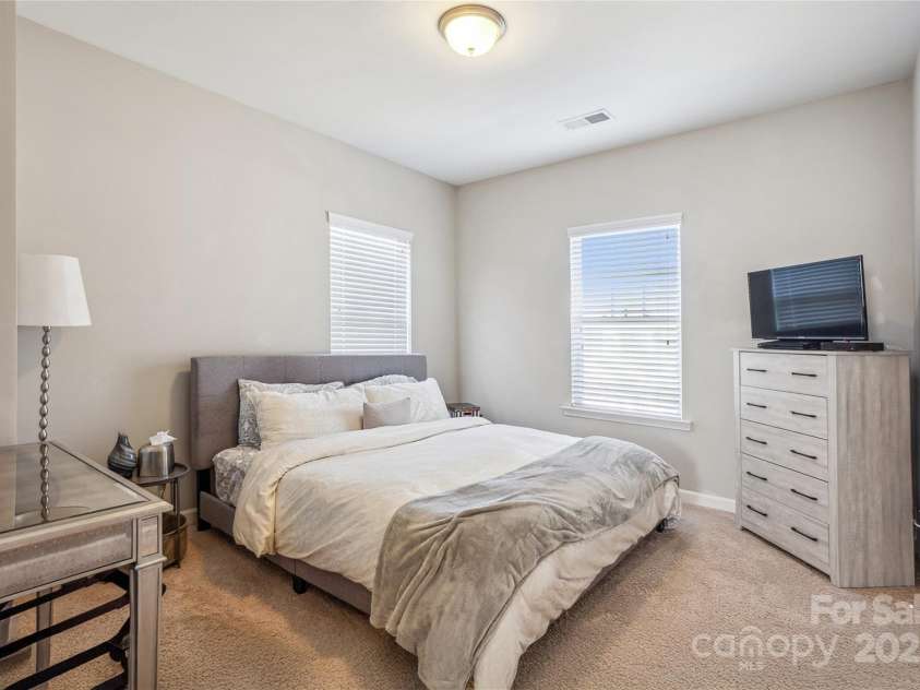 15402 Country Lake Drive, Pineville, NC 28134.  MLS# CAR4242493, YatesRealty ID 13518. 