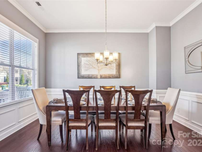 15402 Country Lake Drive, Pineville, NC 28134.  MLS# CAR4242493, YatesRealty ID 13518. Dining