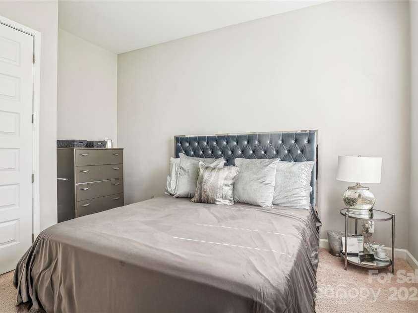 15402 Country Lake Drive, Pineville, NC 28134.  MLS# CAR4242493, YatesRealty ID 13518. Main floor bedroom