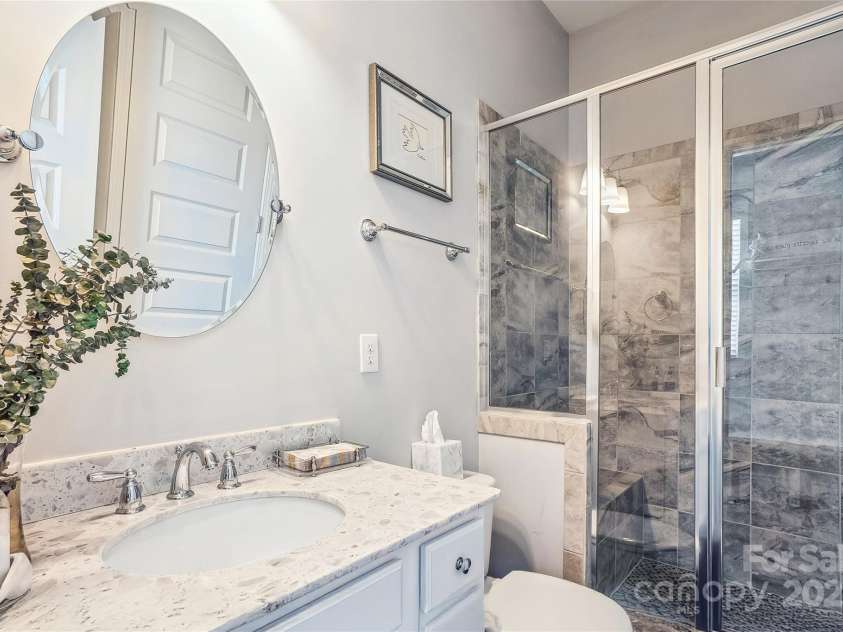 15402 Country Lake Drive, Pineville, NC 28134.  MLS# CAR4242493, YatesRealty ID 13518. Main floor full bath