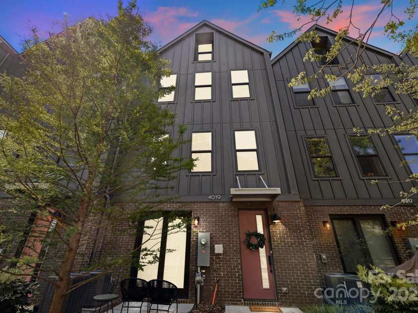 4019 Plaza Row Court, Charlotte, NC 28205.  MLS# CAR4247536, YatesRealty ID 13519. 