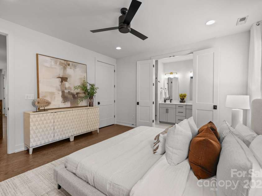 4019 Plaza Row Court, Charlotte, NC 28205.  MLS# CAR4247536, YatesRealty ID 13519. 