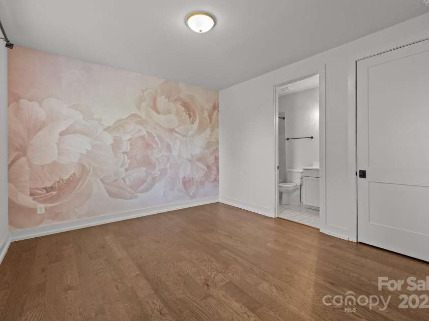 4019 Plaza Row Court, Charlotte, NC 28205.  MLS# CAR4247536, YatesRealty ID 13519. 