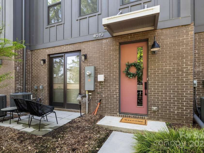 4019 Plaza Row Court, Charlotte, NC 28205.  MLS# CAR4247536, YatesRealty ID 13519. 
