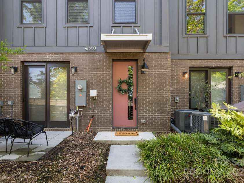 4019 Plaza Row Court, Charlotte, NC 28205.  MLS# CAR4247536, YatesRealty ID 13519. 