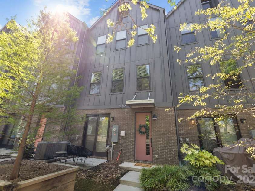 4019 Plaza Row Court, Charlotte, NC 28205.  MLS# CAR4247536, YatesRealty ID 13519. 
